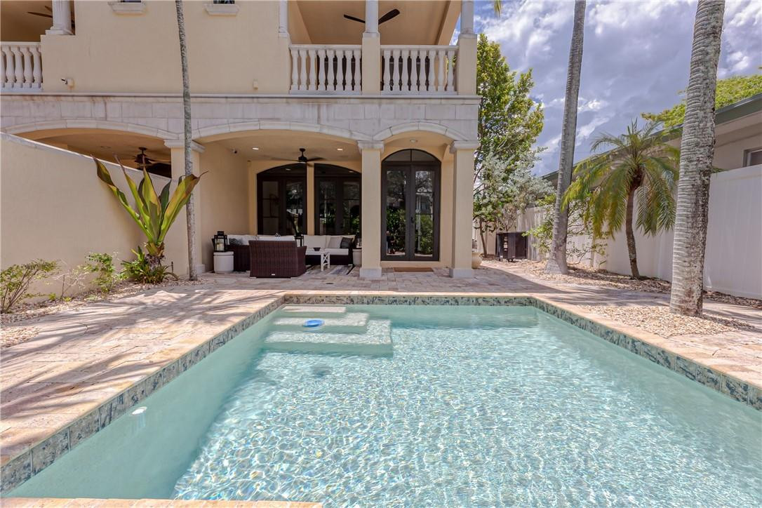 1206 NE 1st Street 1206