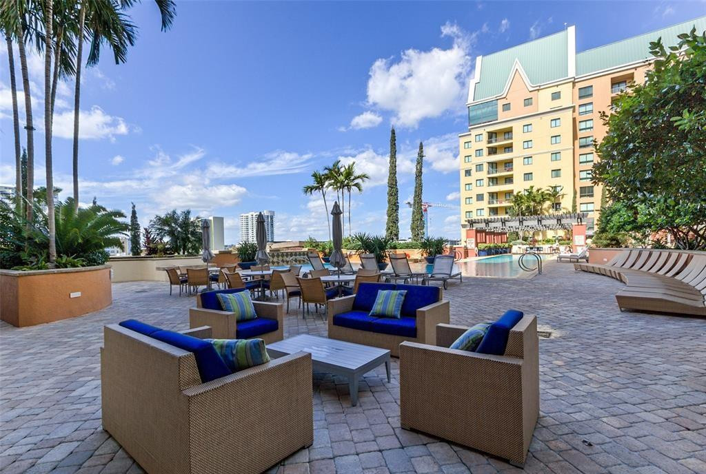 100 N Federal Highway 642