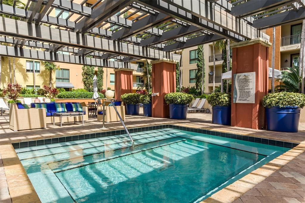 100 N Federal Highway 642