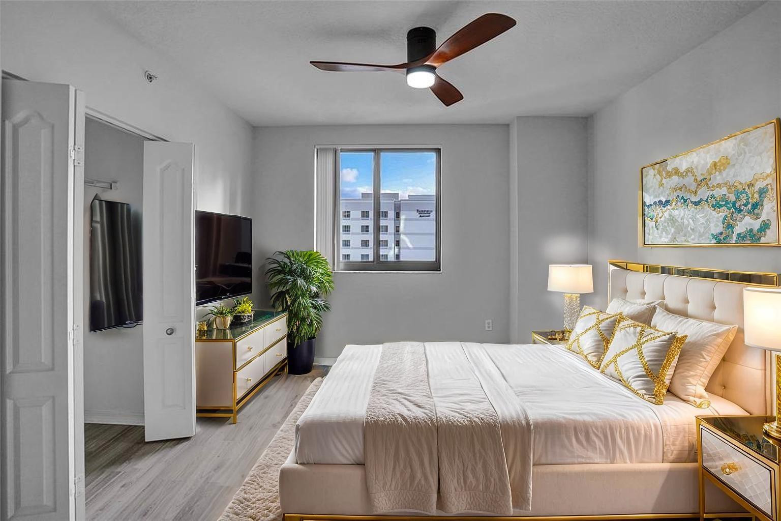 100 N Federal Highway 642