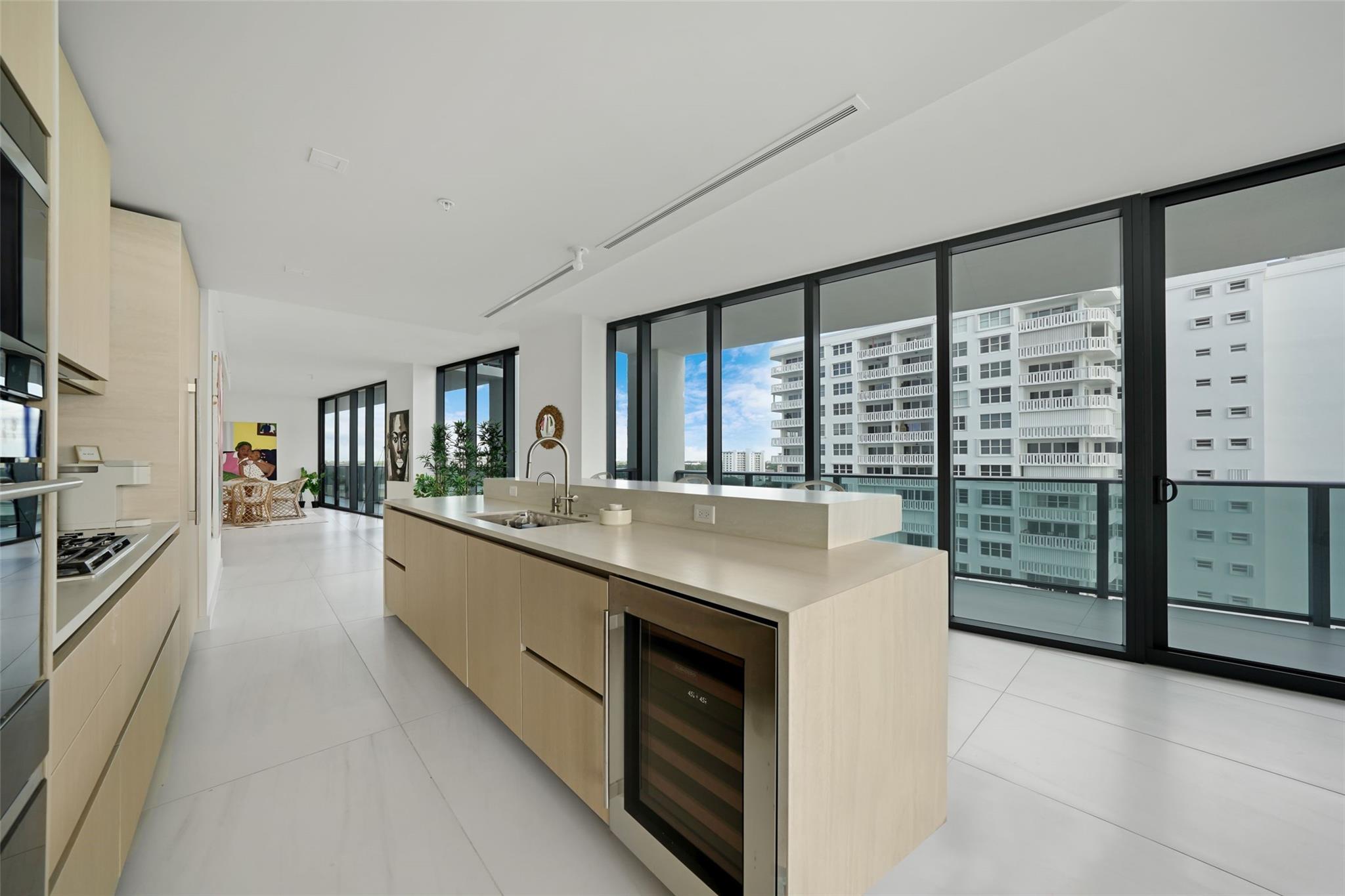 900 N Ocean Blvd 906