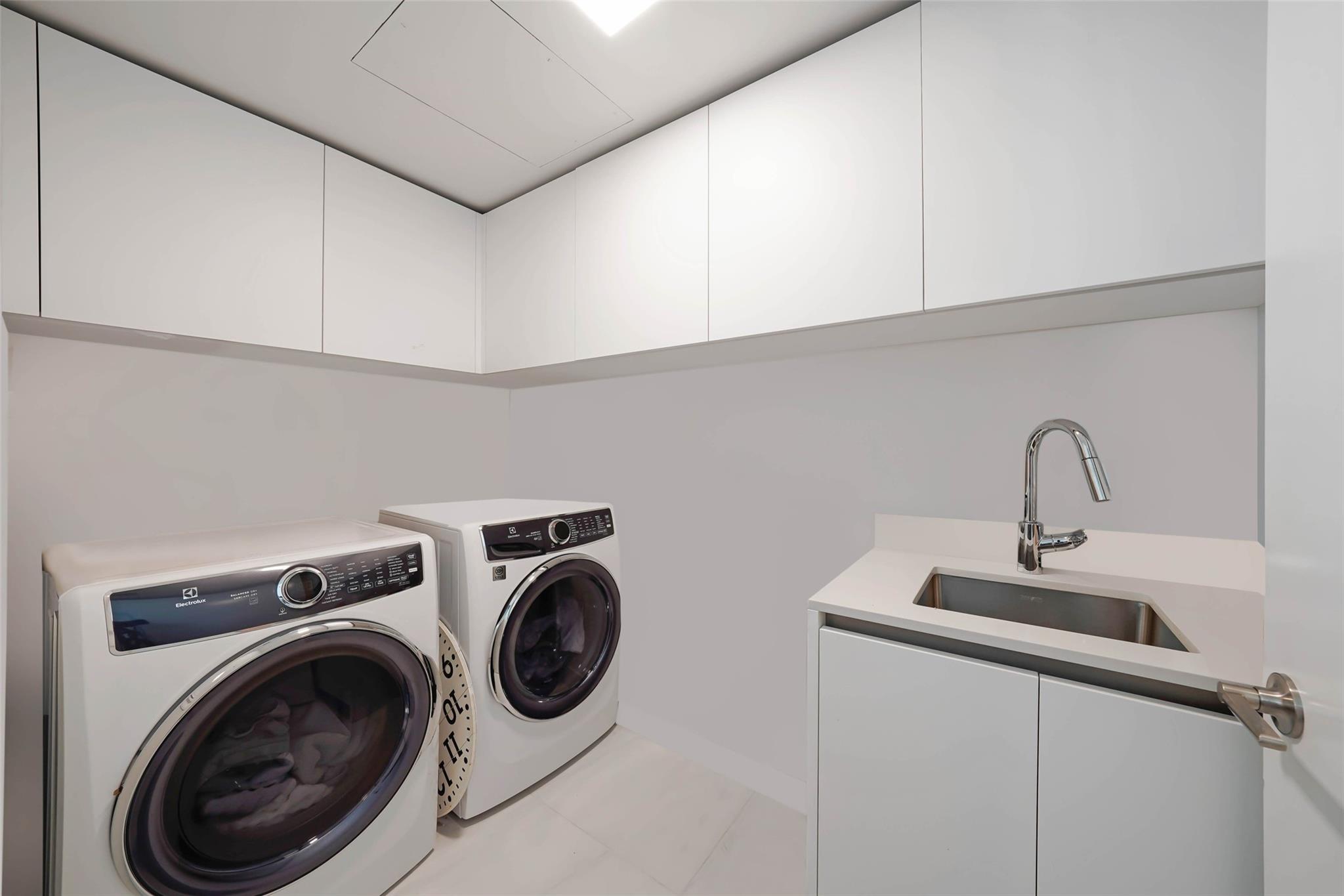 900 N Ocean Blvd 906