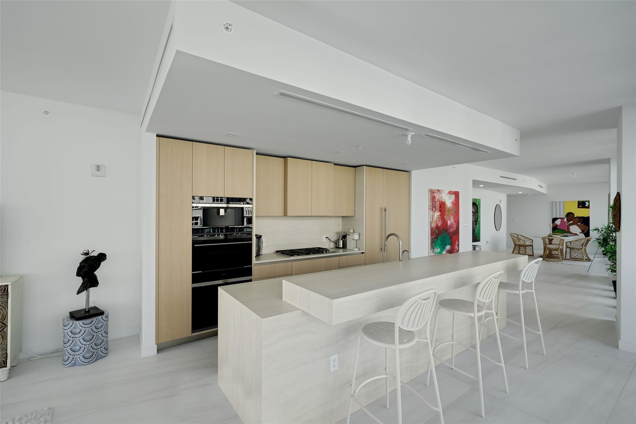 900 N Ocean Blvd 906