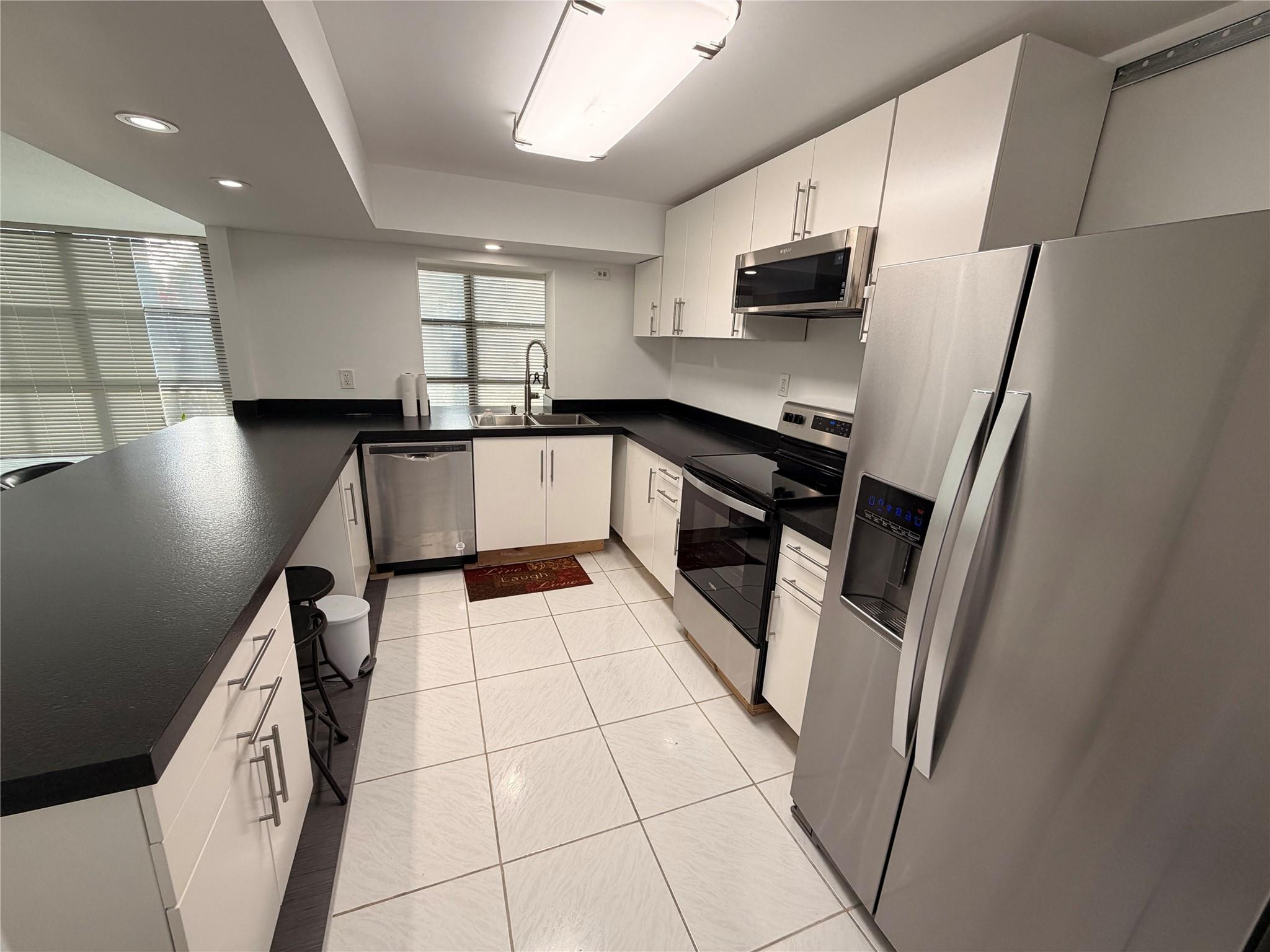800 Parkview Dr 103