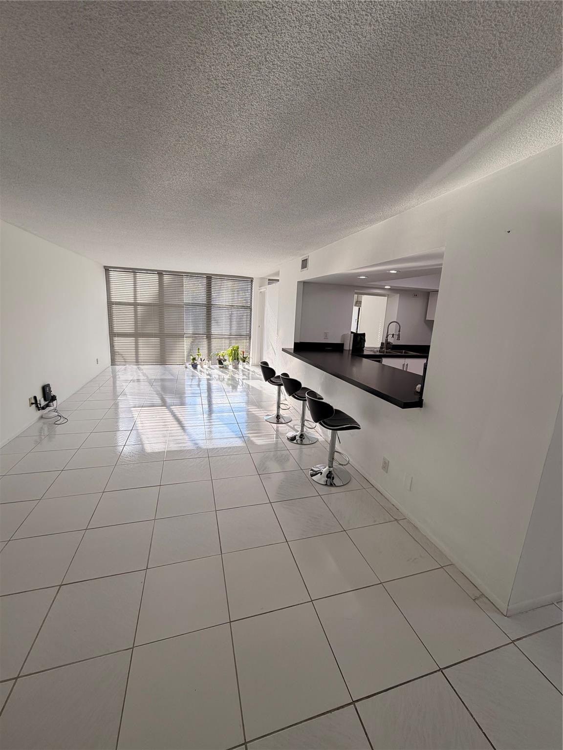 800 Parkview Dr 103