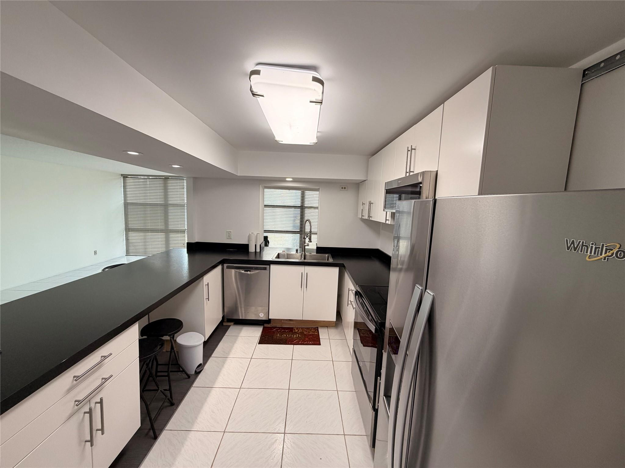 800 Parkview Dr 103