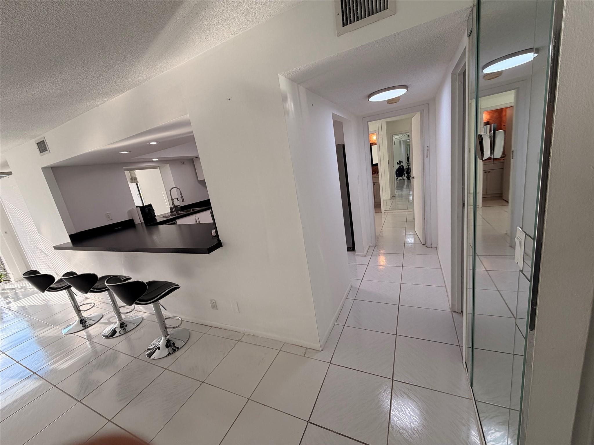 800 Parkview Dr 103