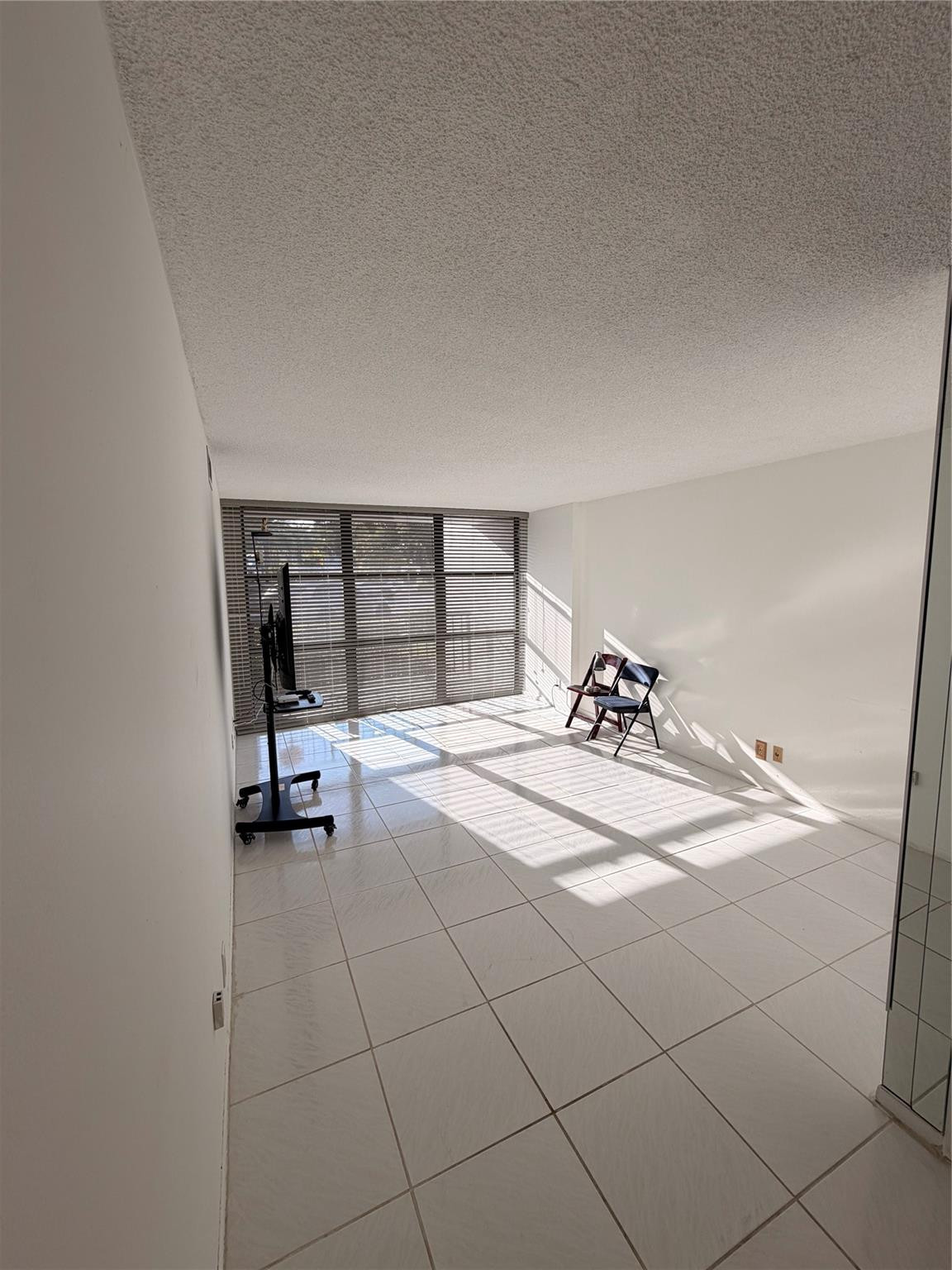 800 Parkview Dr 103