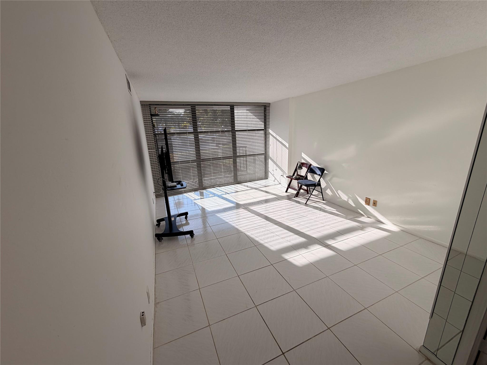 800 Parkview Dr 103