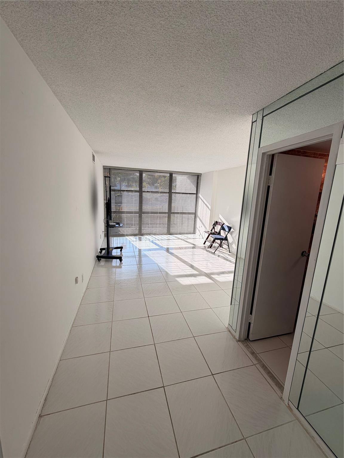 800 Parkview Dr 103