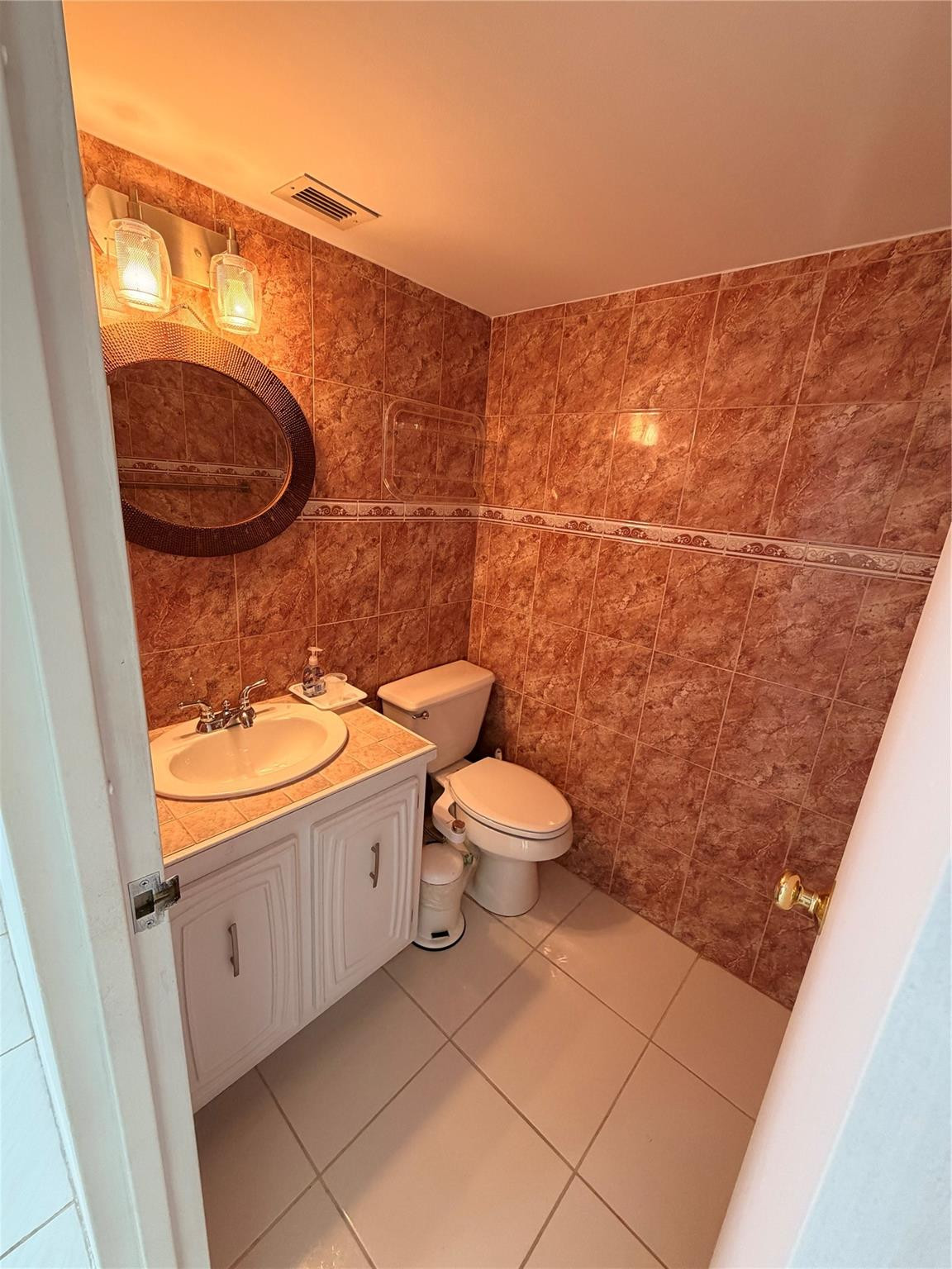 800 Parkview Dr 103