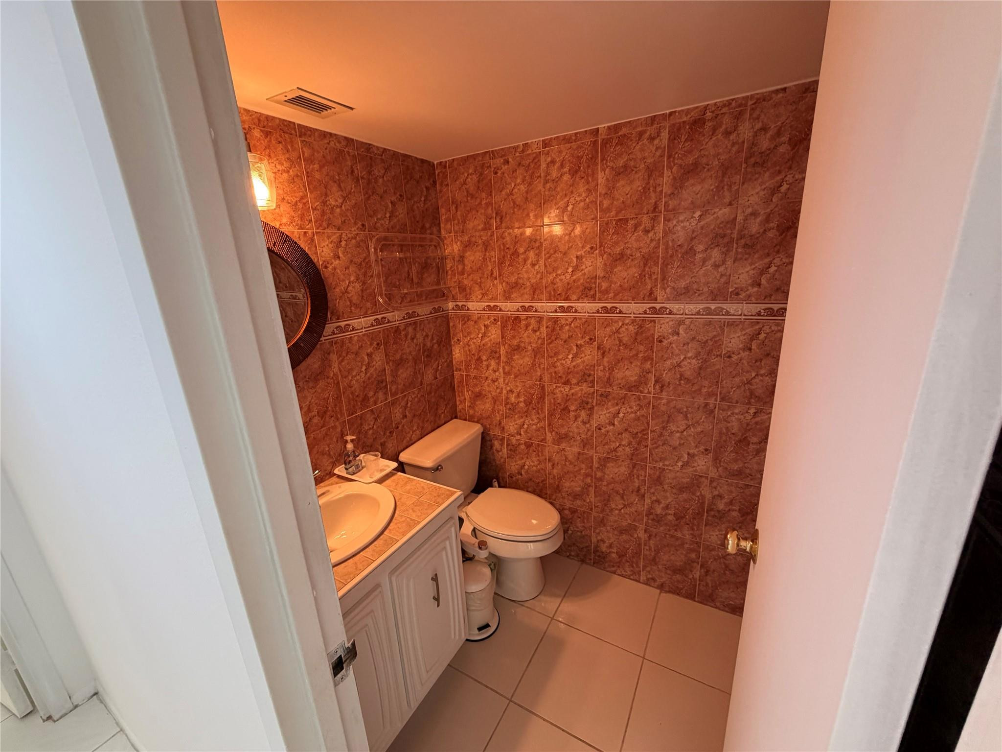 800 Parkview Dr 103