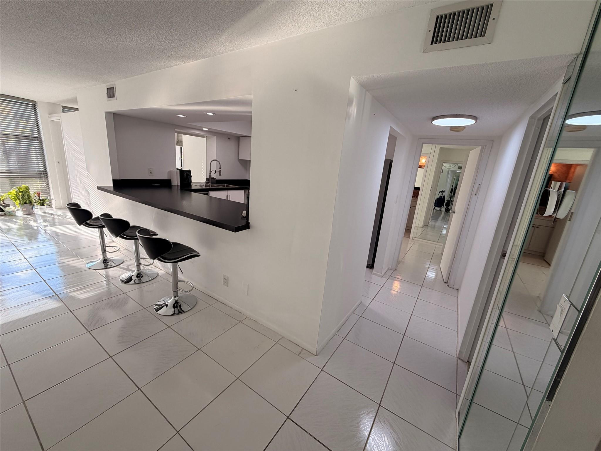 800 Parkview Dr 103