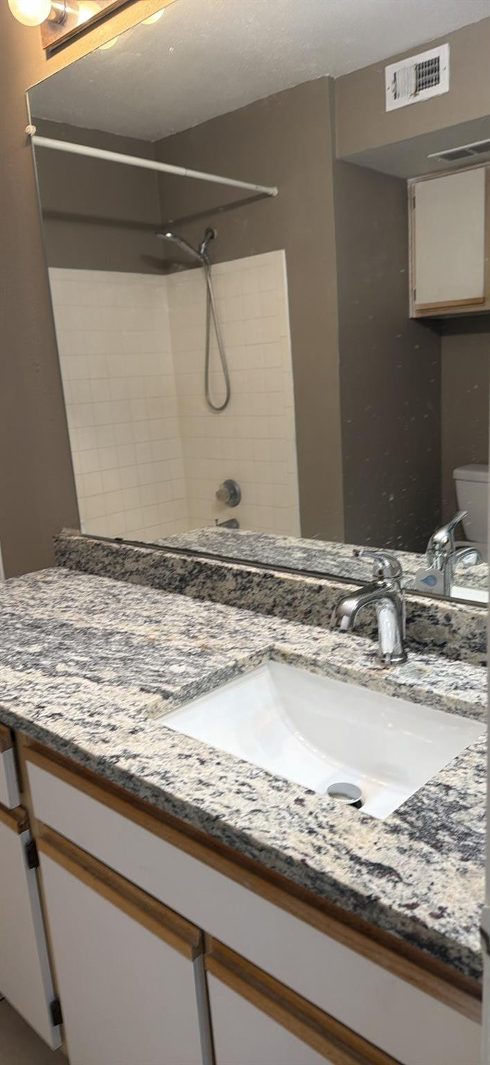 2627 NW 33RD ST 2203