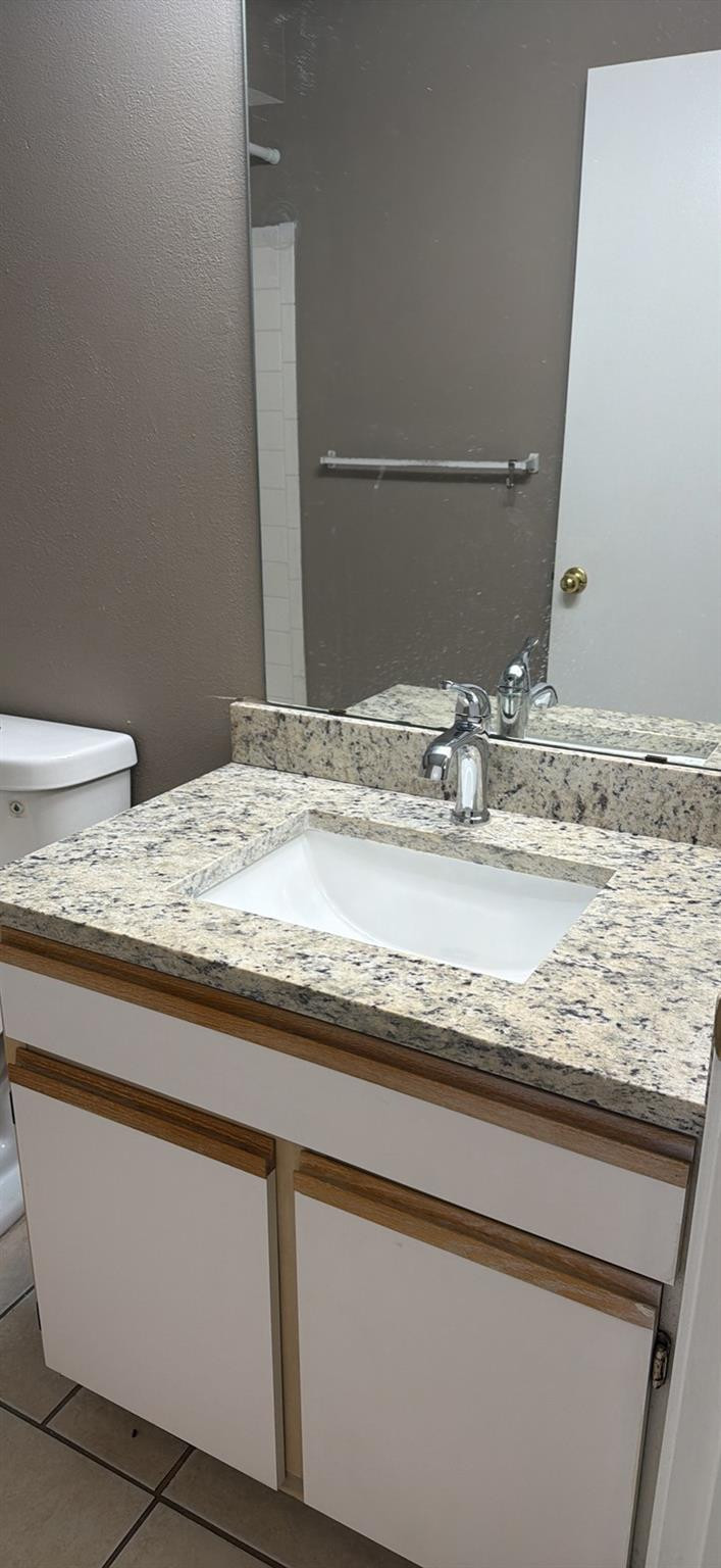 2627 NW 33RD ST 2203