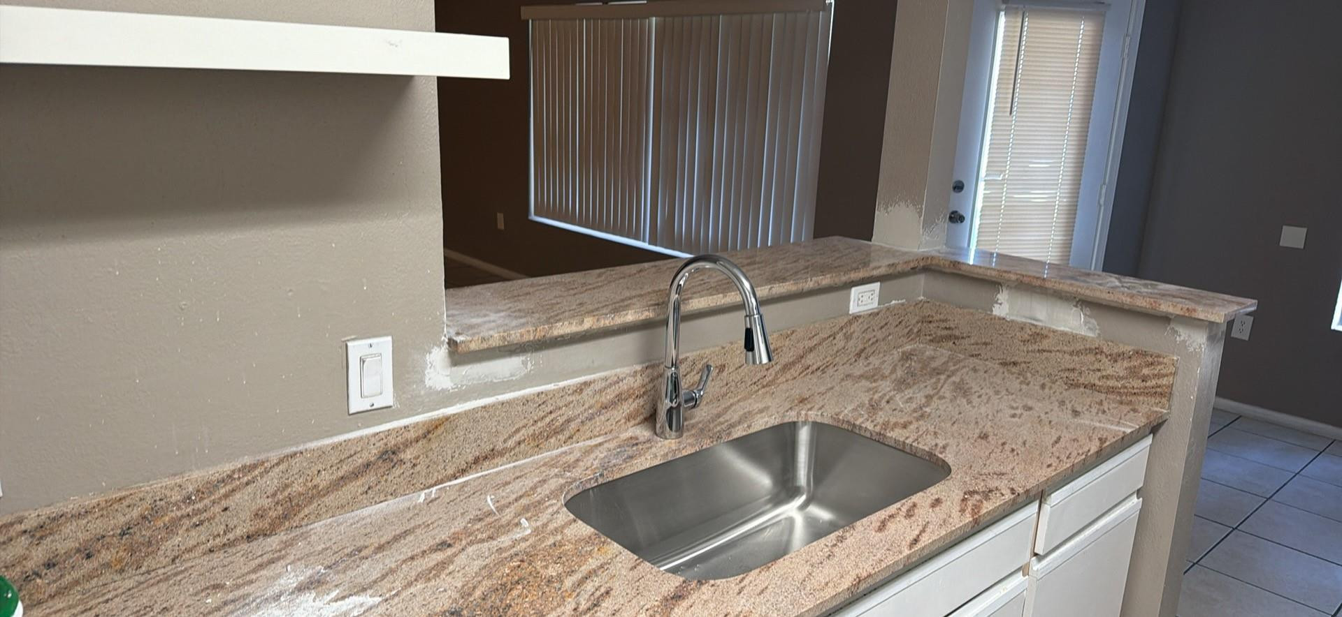 2627 NW 33RD ST 2203