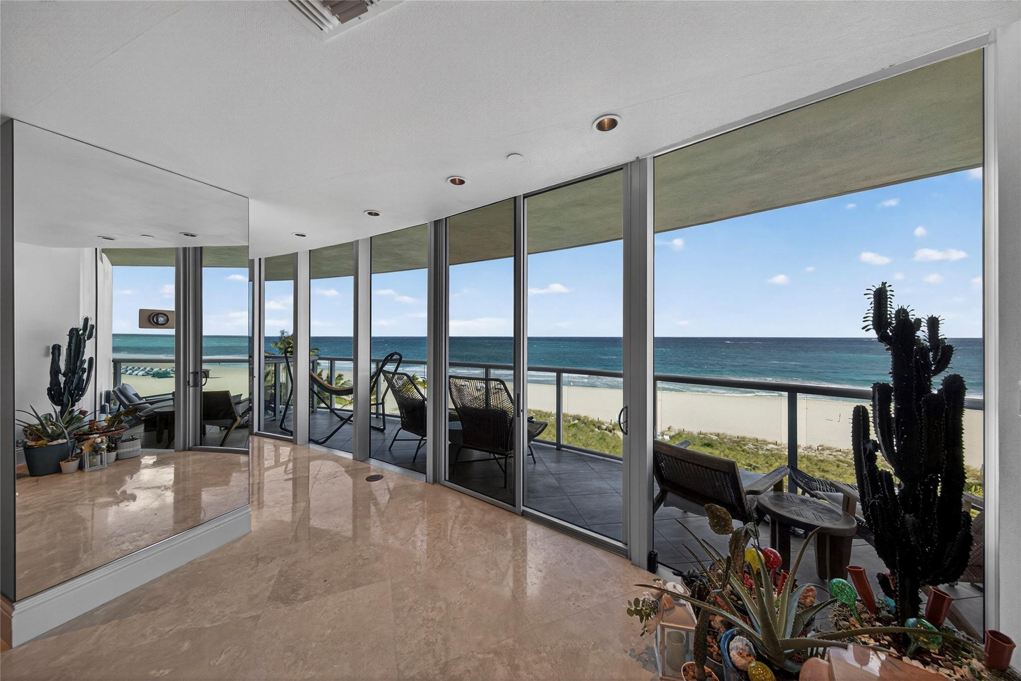 1200 Holiday Drive 402