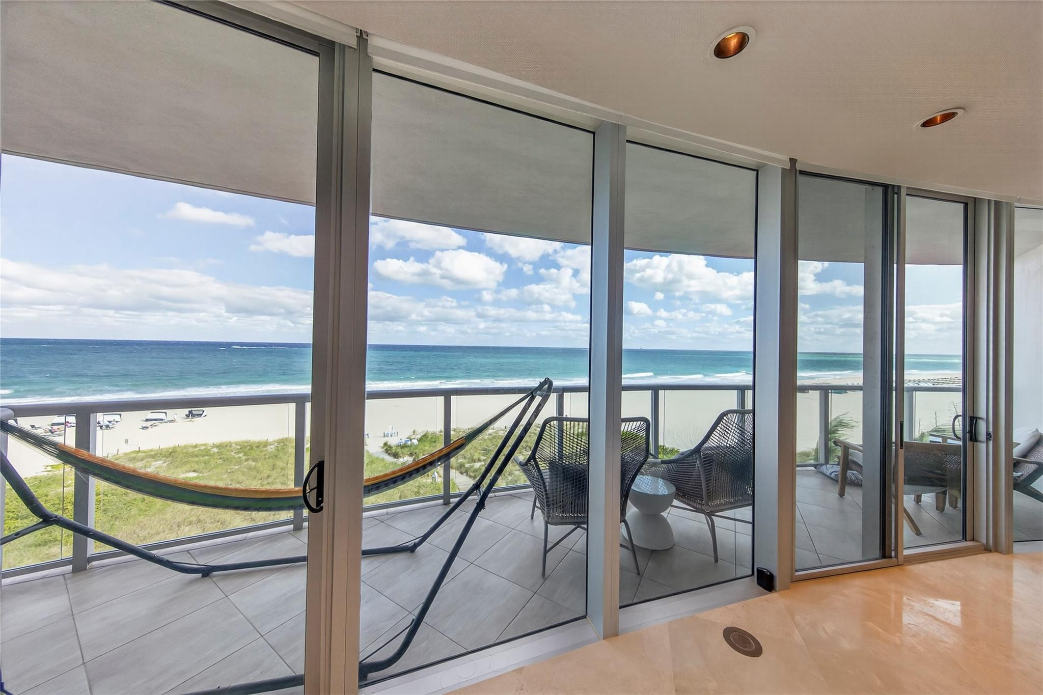 1200 Holiday Drive 402