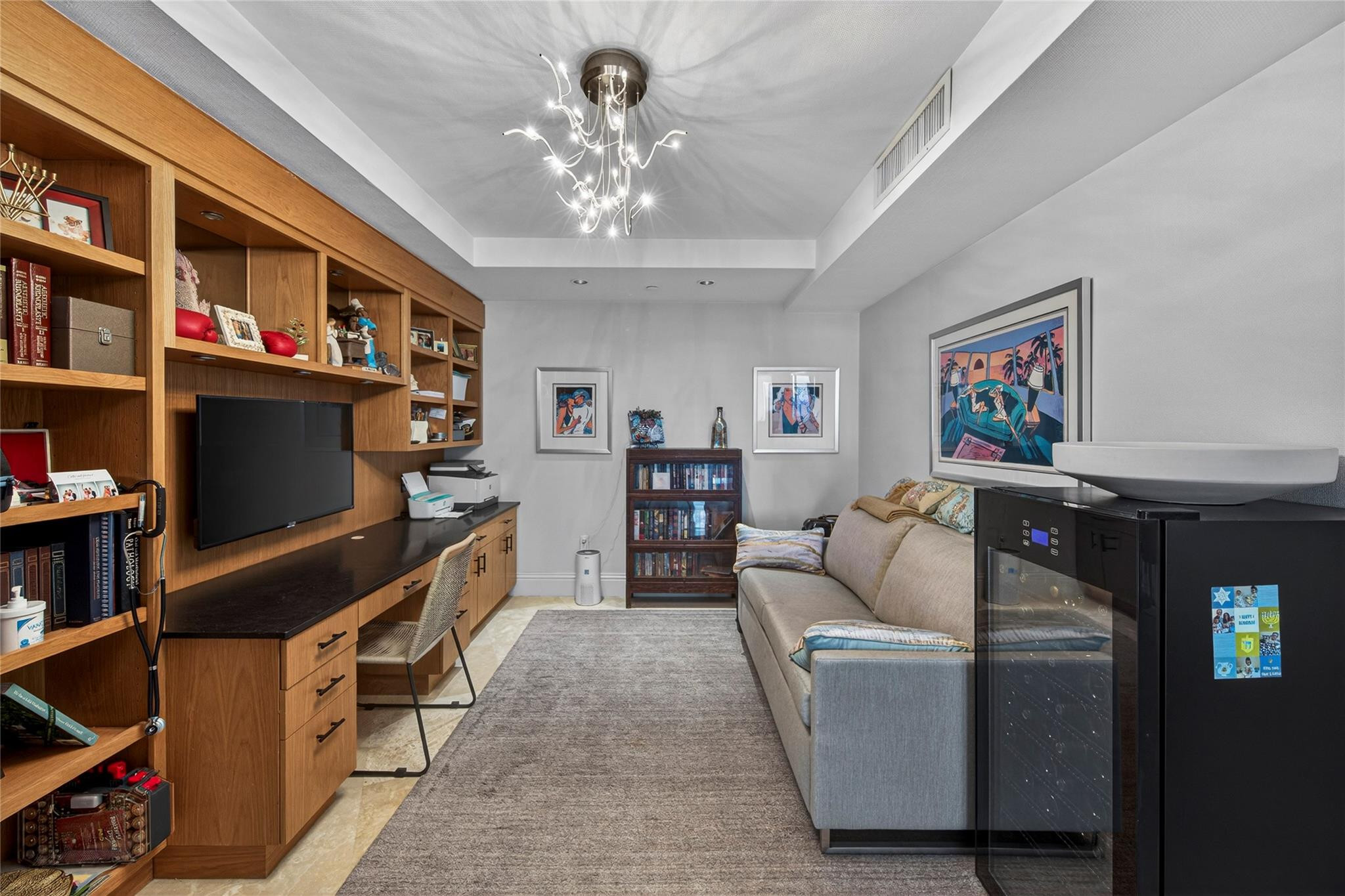 1200 Holiday Drive 402