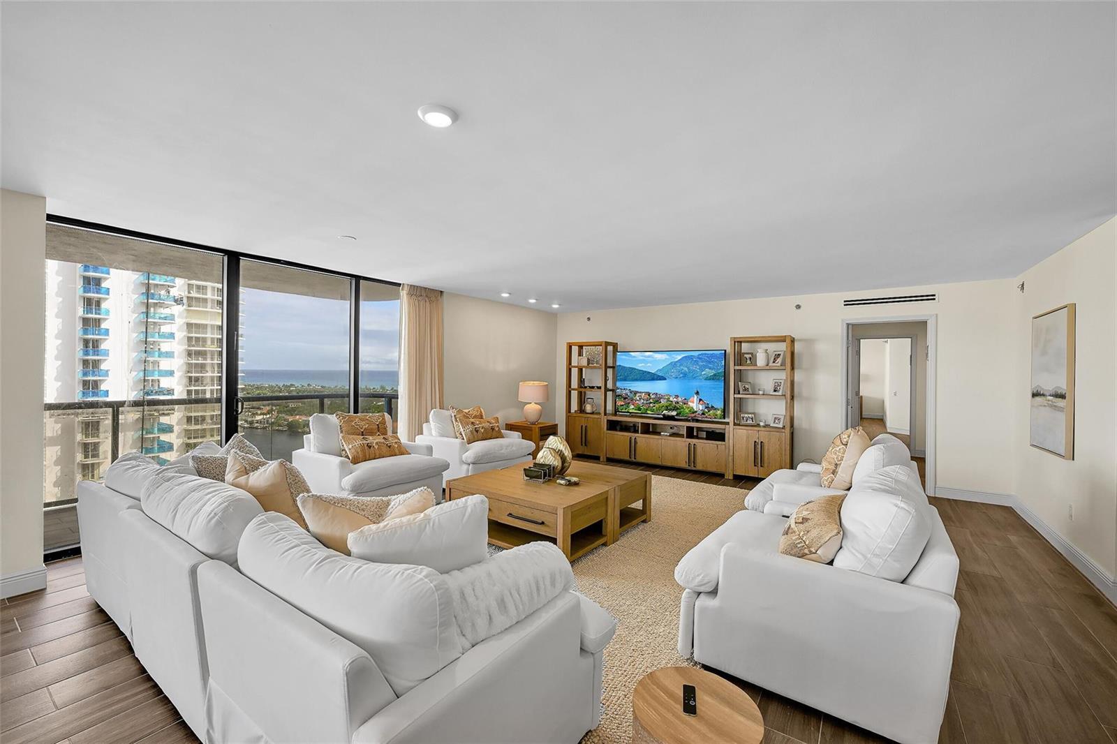 19667 Turnberry Way Unit: 20GR