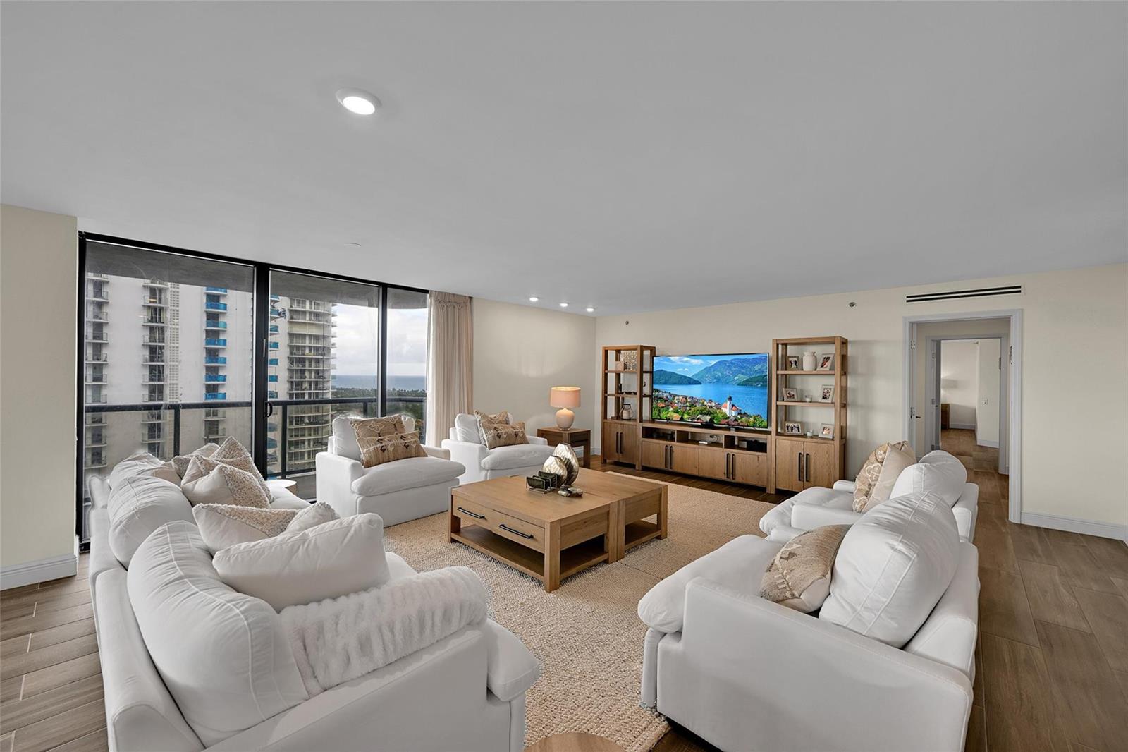 19667 Turnberry Way Unit: 20GR