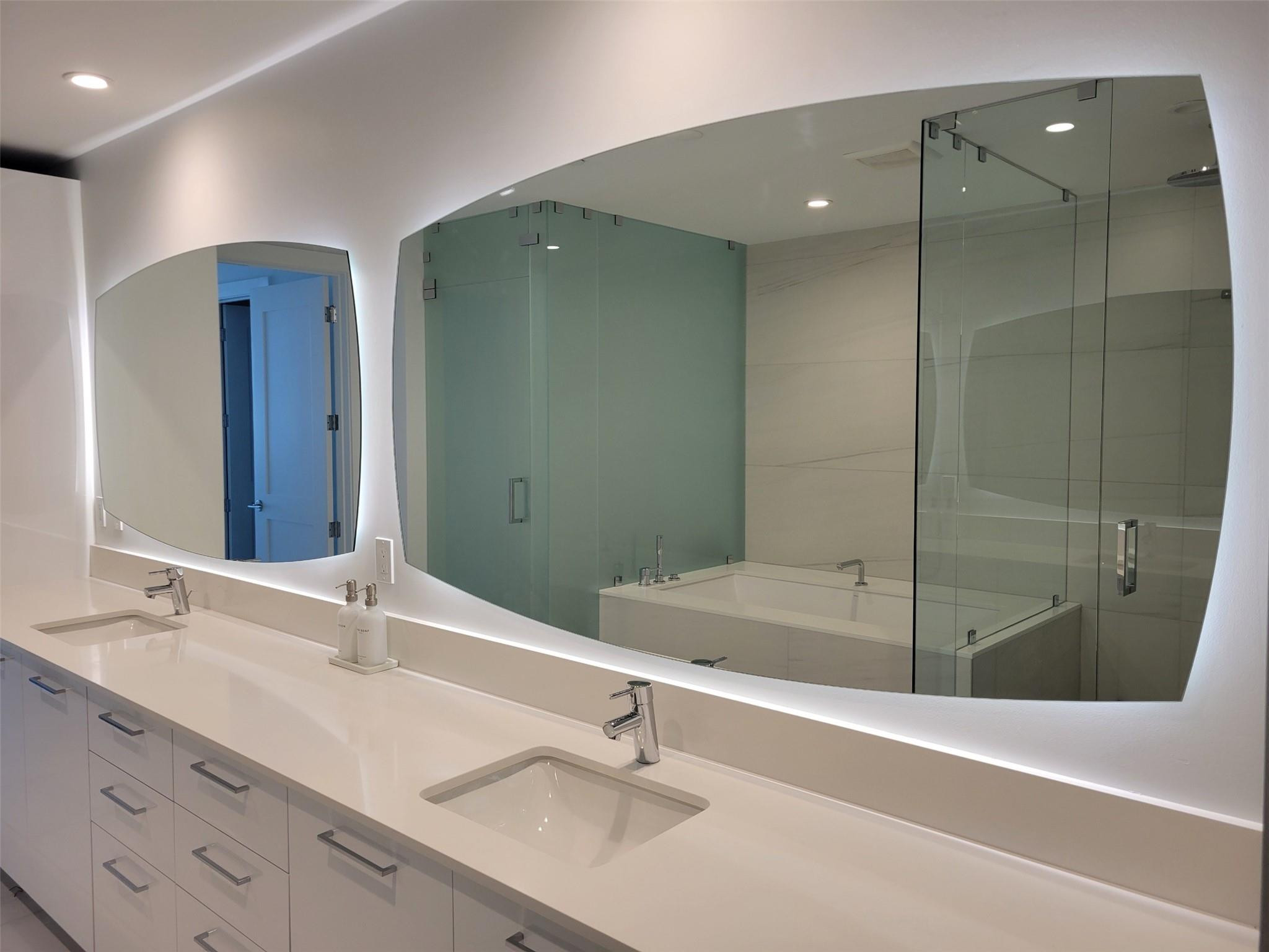 153 N Seabreeze 1901-S