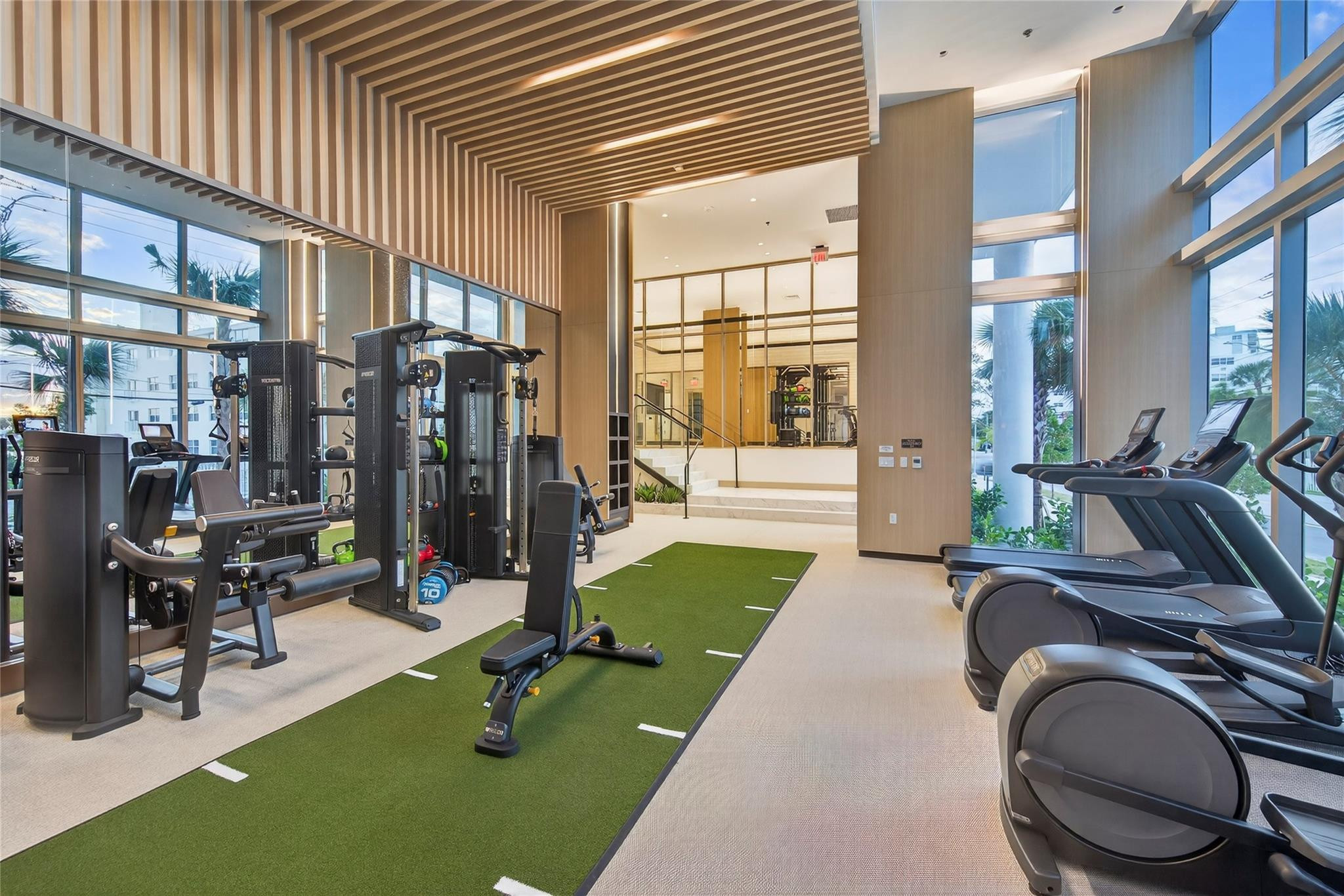 153 N Seabreeze 1901-S