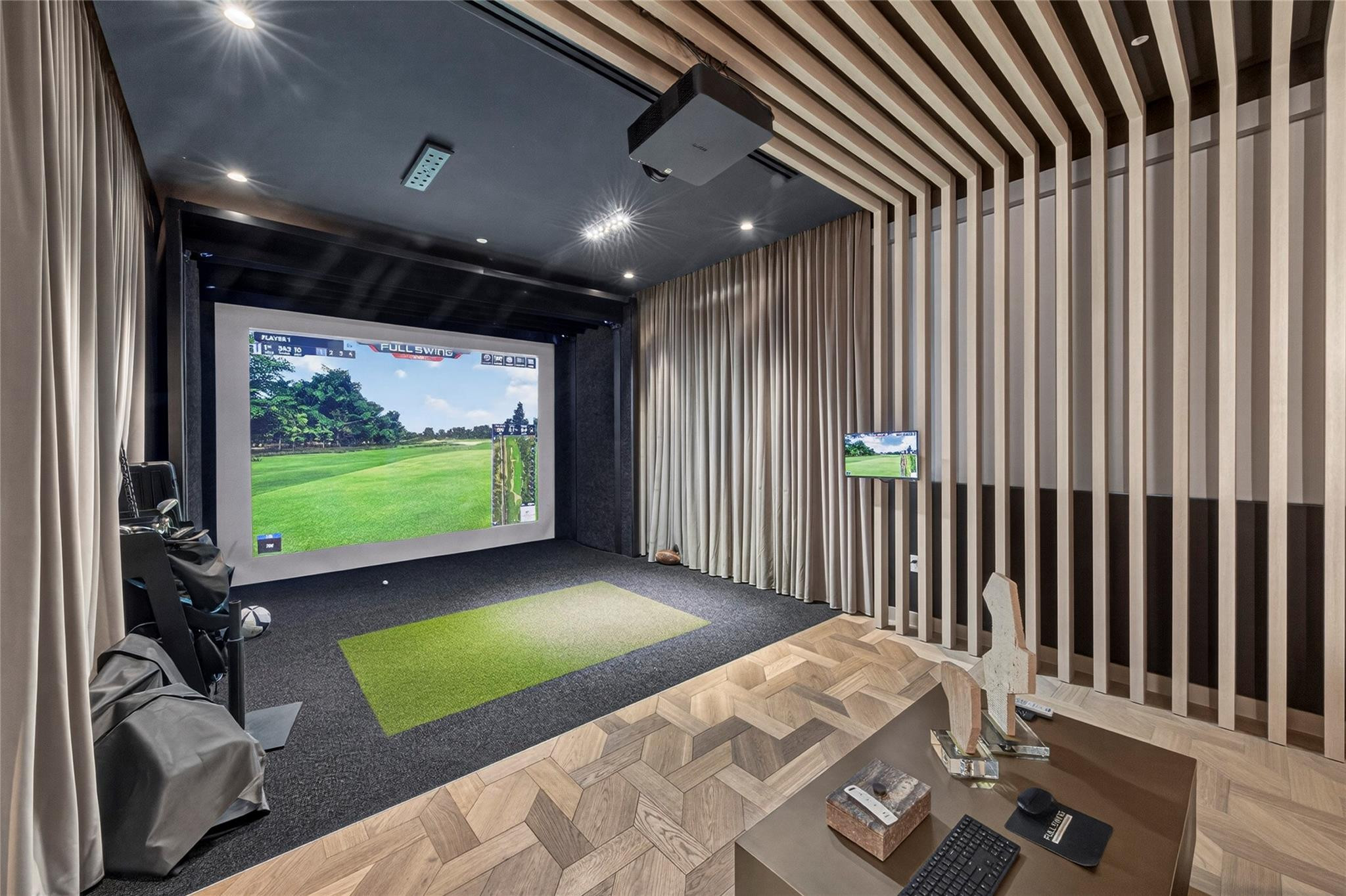 153 N Seabreeze 1901-S