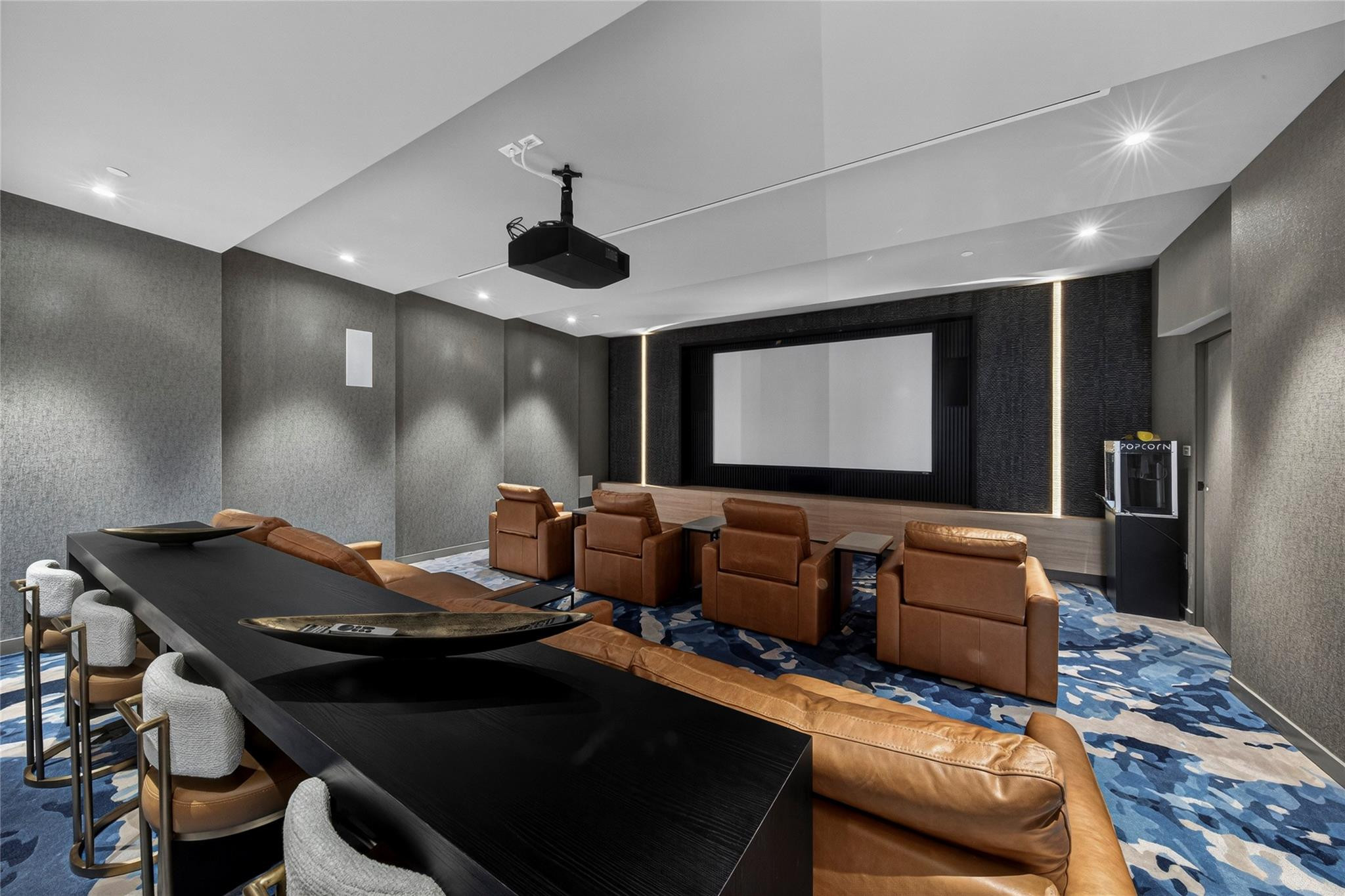 153 N Seabreeze 1901-S