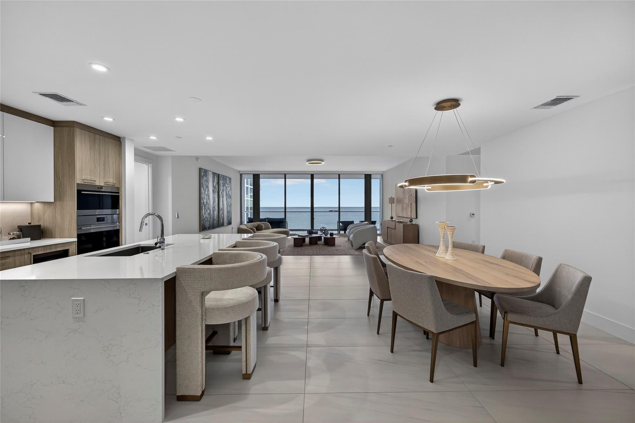 153 N Seabreeze 1901-S