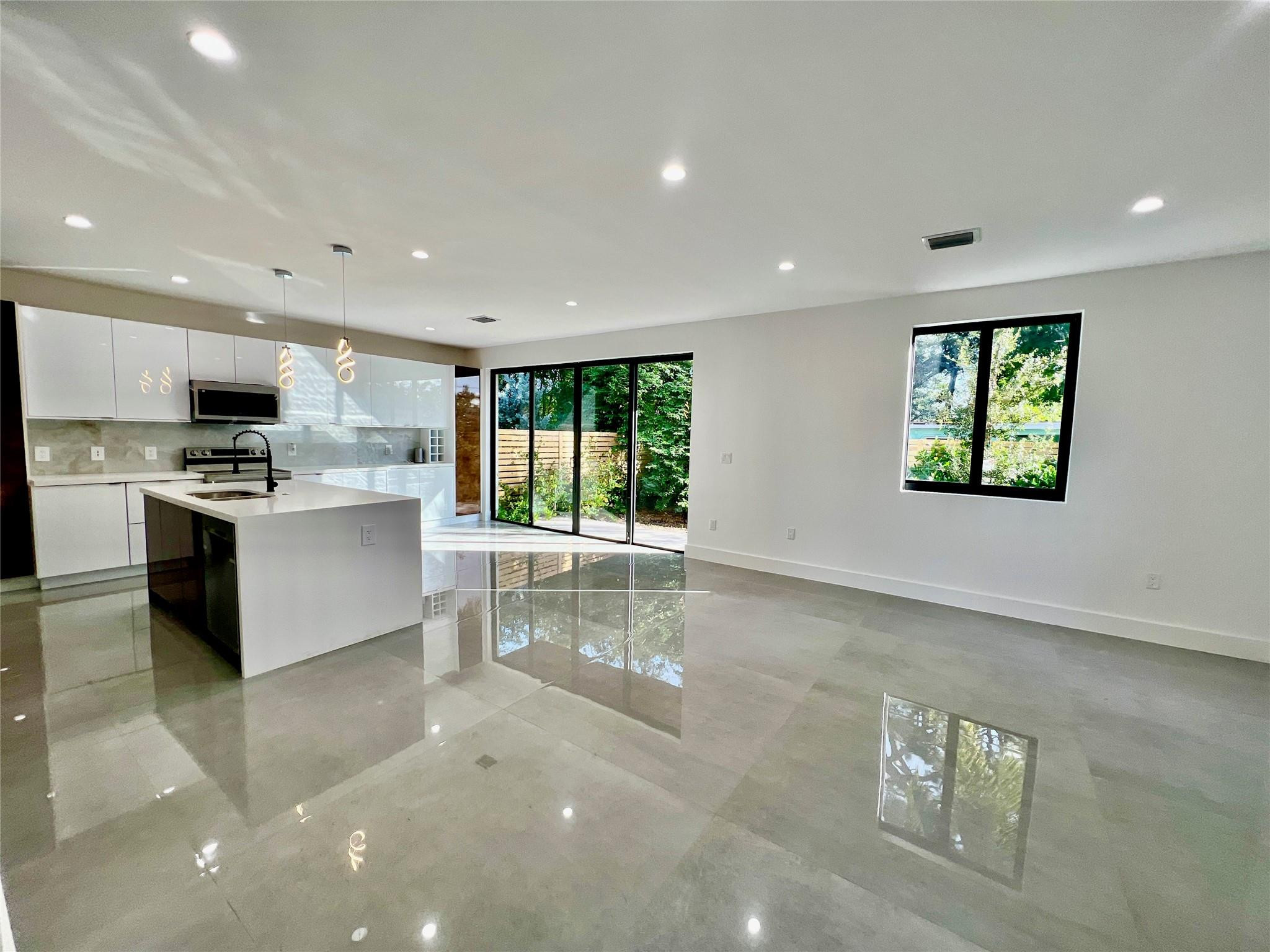 1292 NE 35th Street