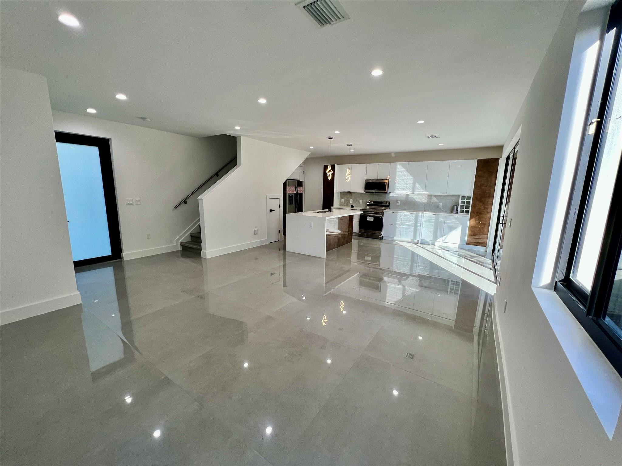 1292 NE 35th Street