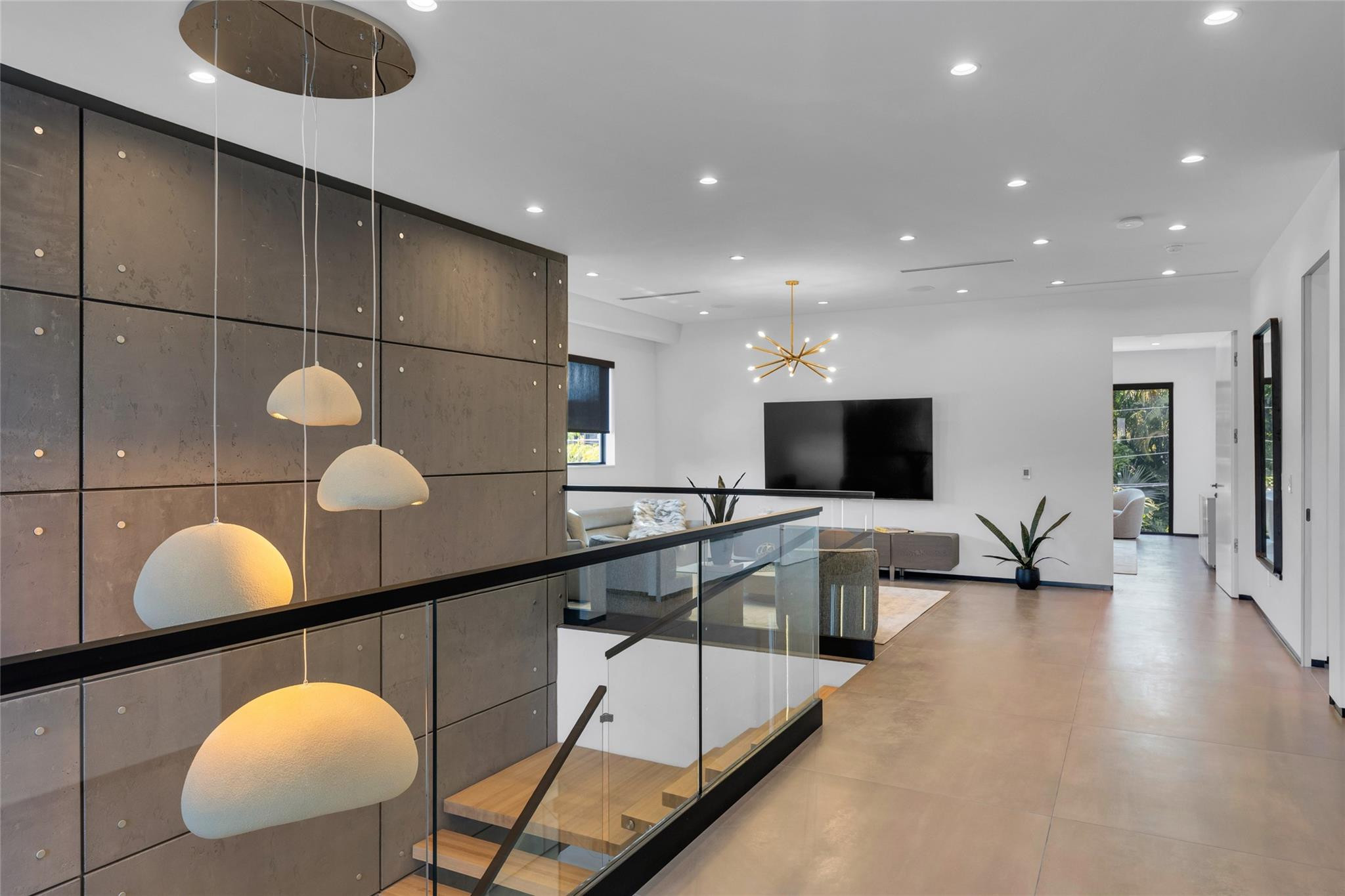 727 NE 17th Way