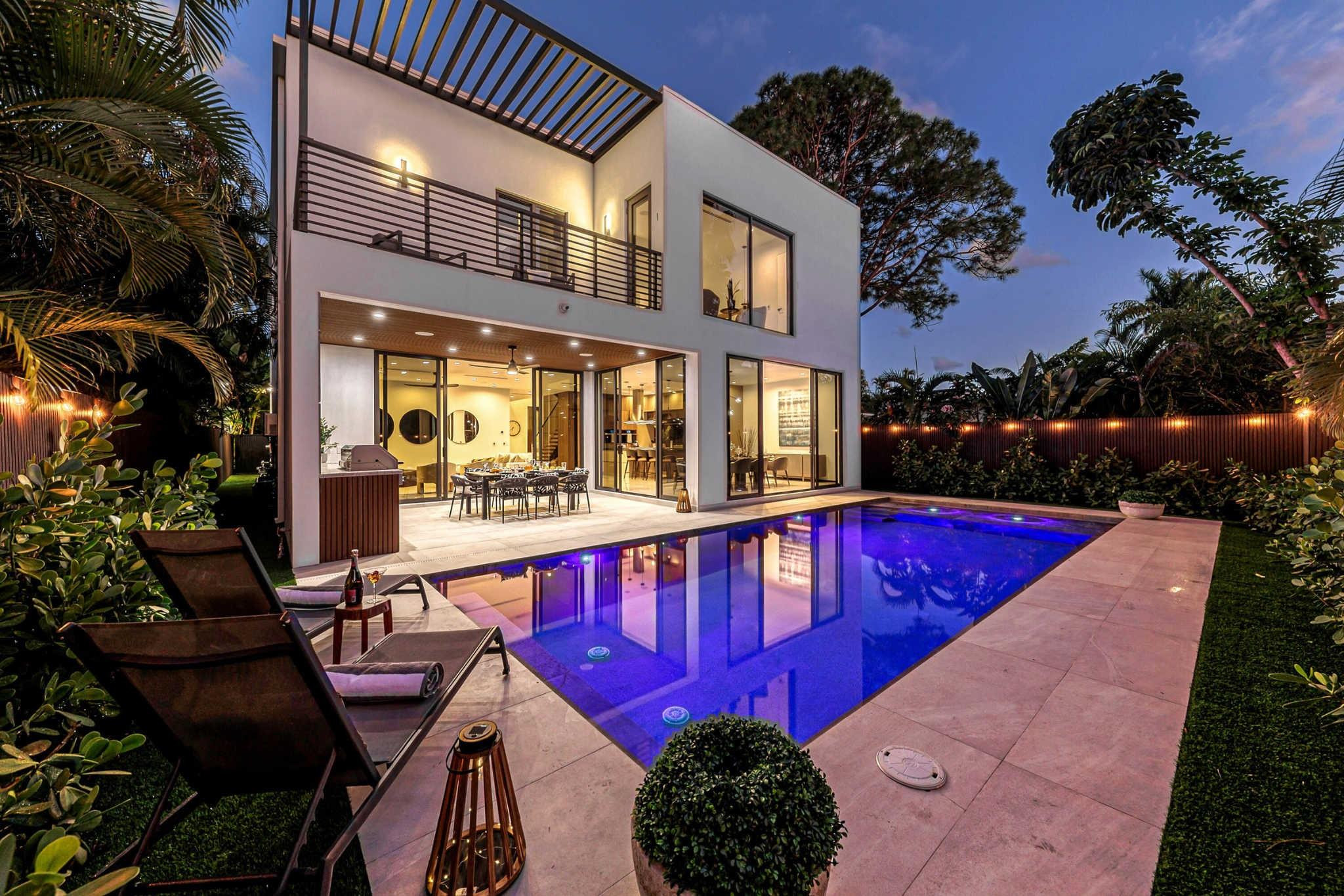 727 NE 17th Way Fort Lauderdale Fl Us 33304 F10555633
