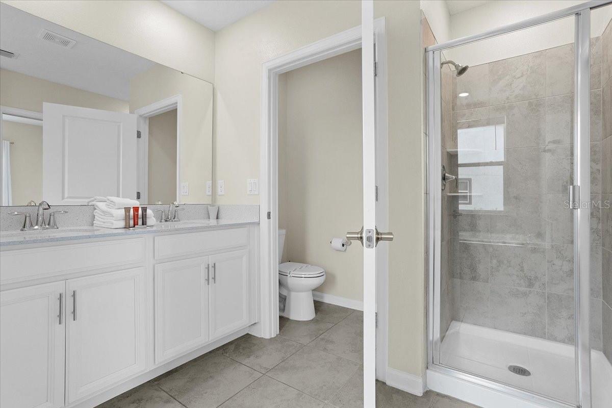 897 OCEAN COURSE AVE #102