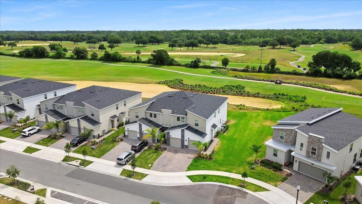 897 OCEAN COURSE AVE #102