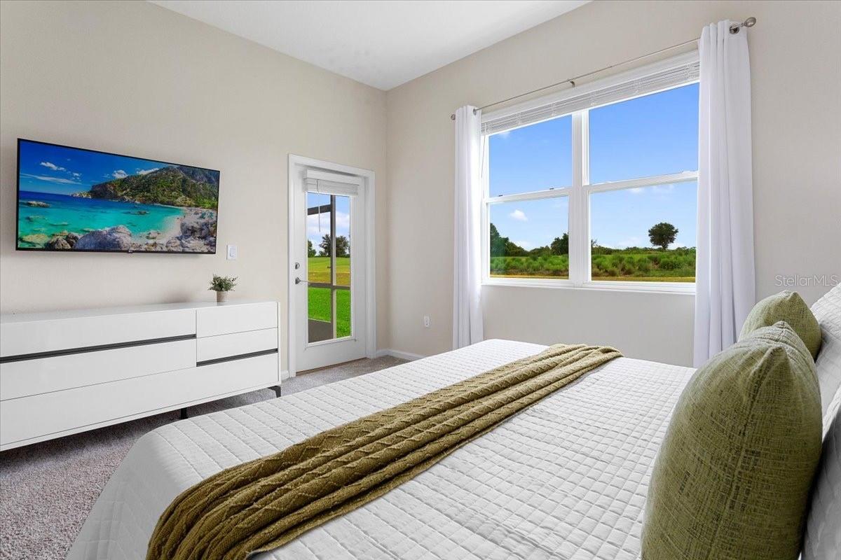 897 OCEAN COURSE AVE #102