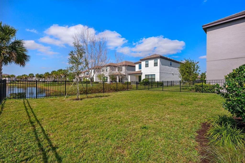 1312 BLUE STEM LN