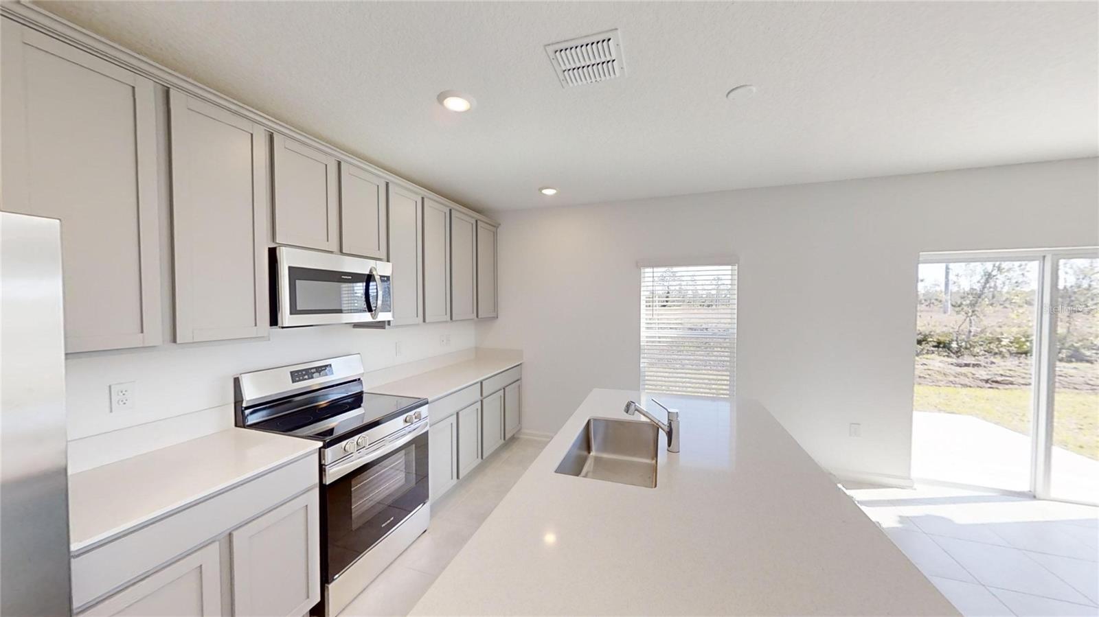 2208 GREEN VALLEY ST