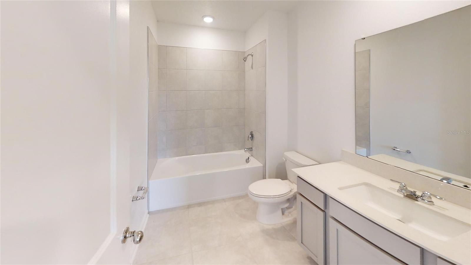 2208 GREEN VALLEY ST