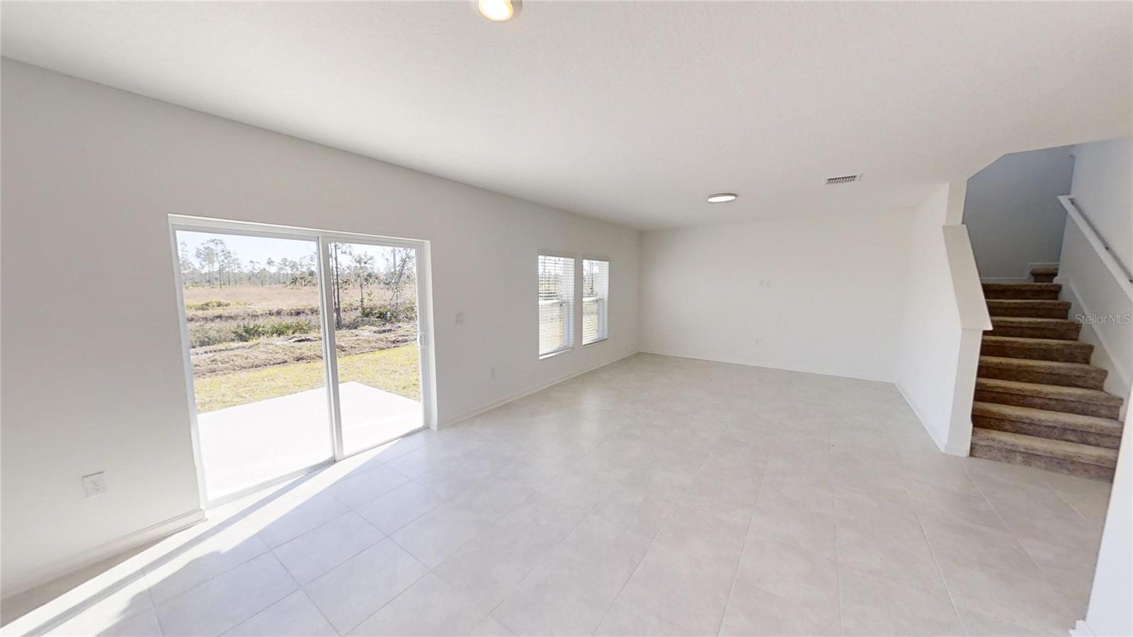 2208 GREEN VALLEY ST