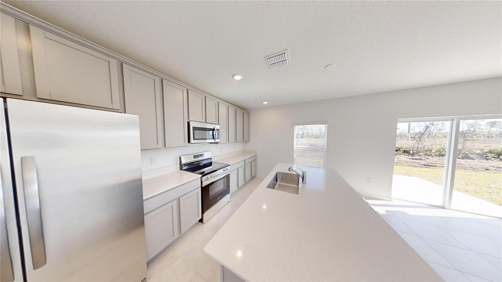 2208 GREEN VALLEY ST