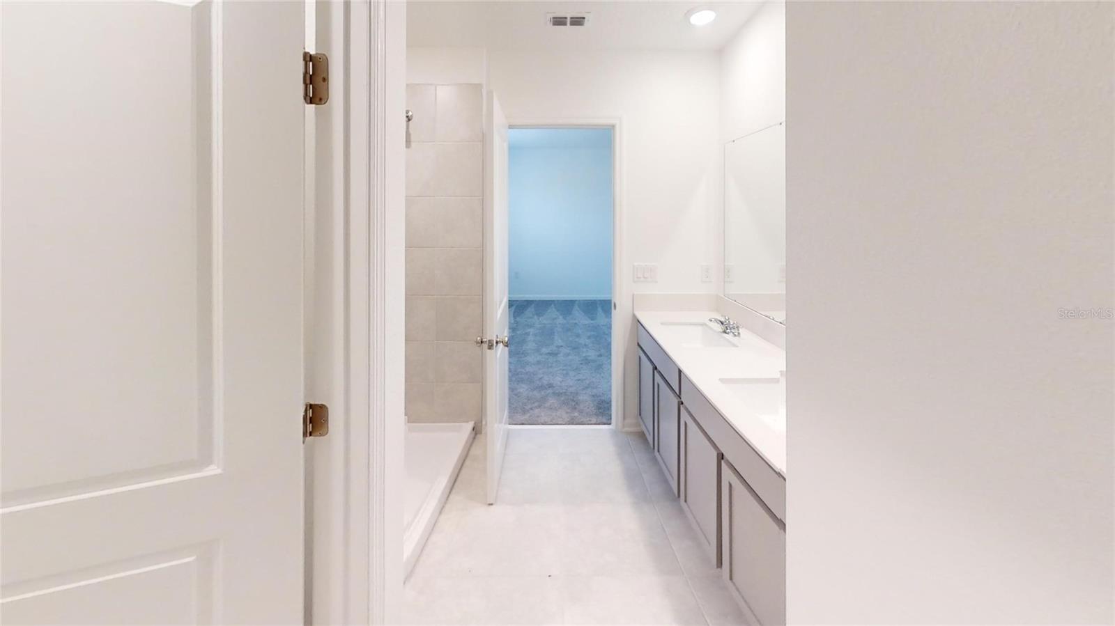 2208 GREEN VALLEY ST