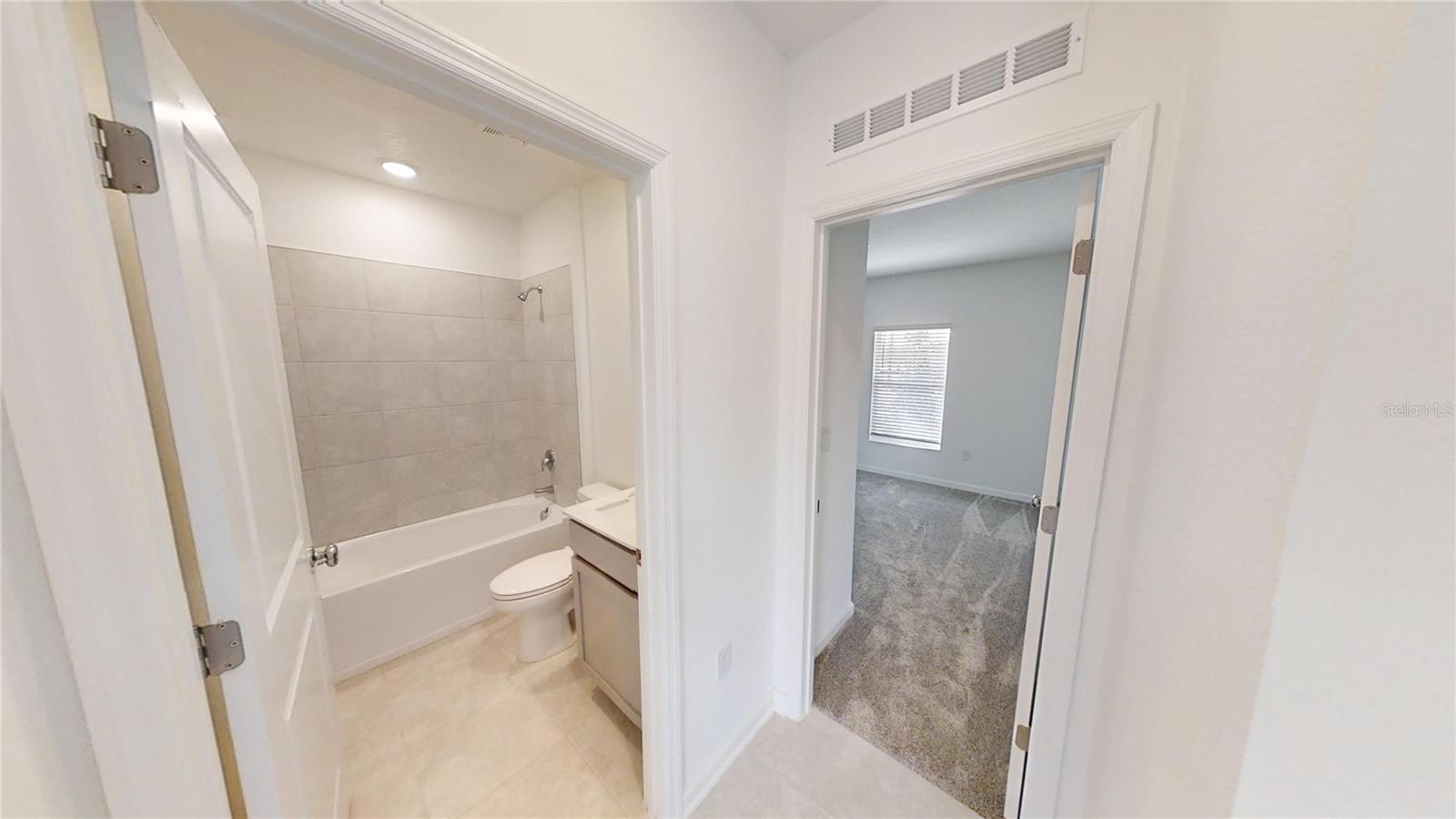 2208 GREEN VALLEY ST