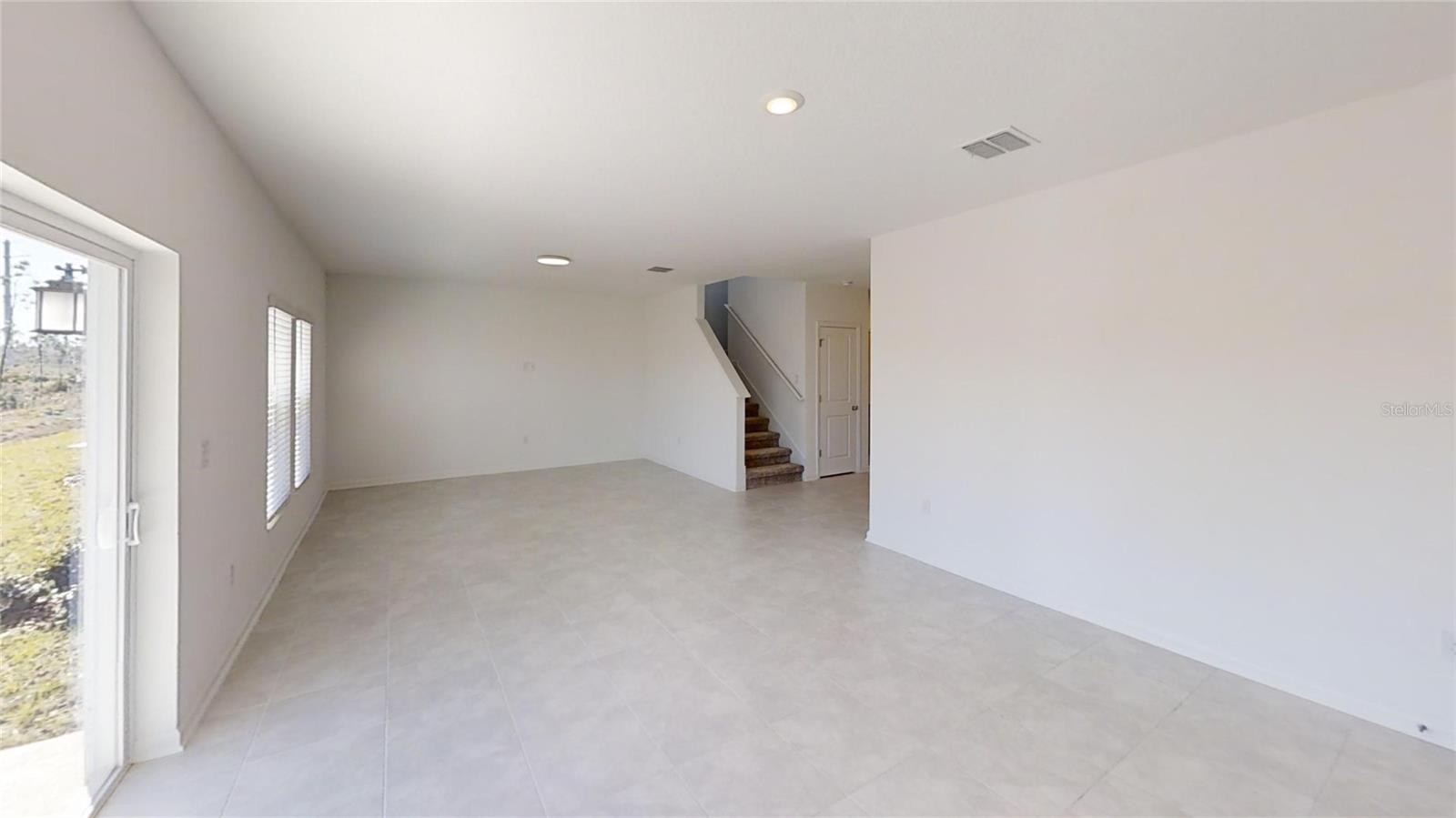 2208 GREEN VALLEY ST