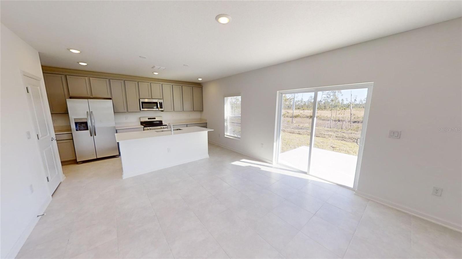 2208 GREEN VALLEY ST