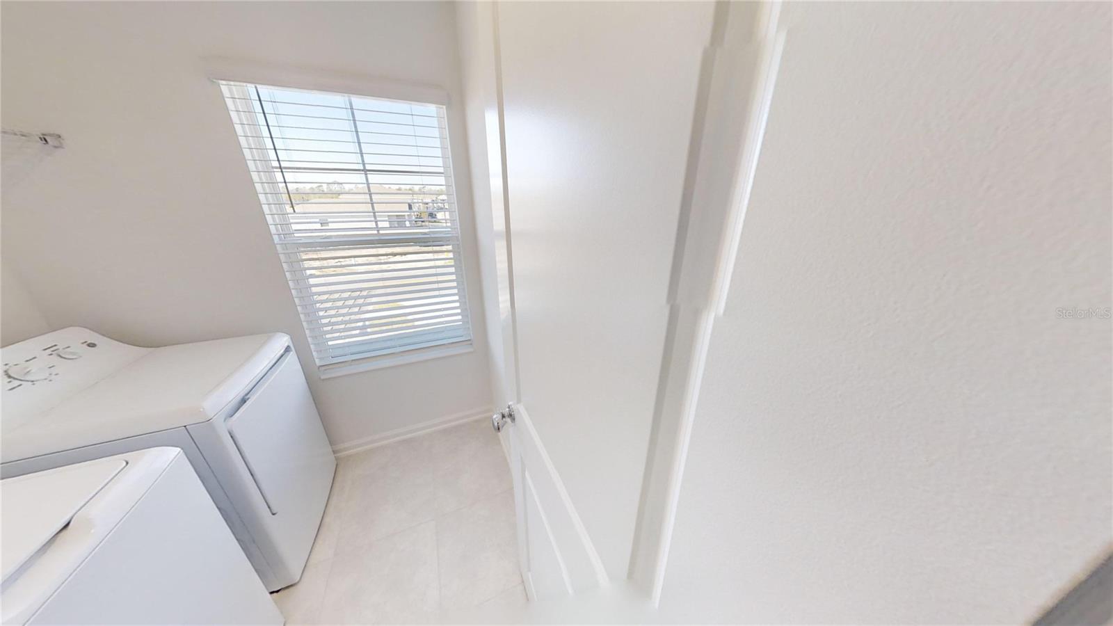 2208 GREEN VALLEY ST