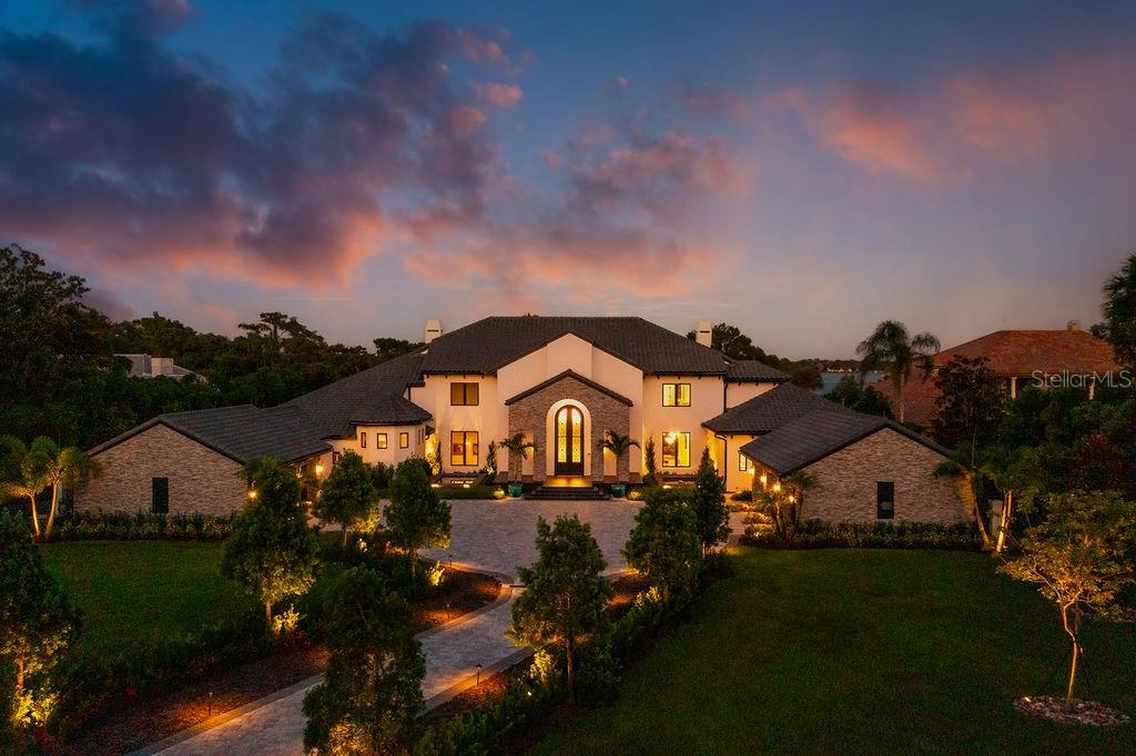 570 MANOR RD