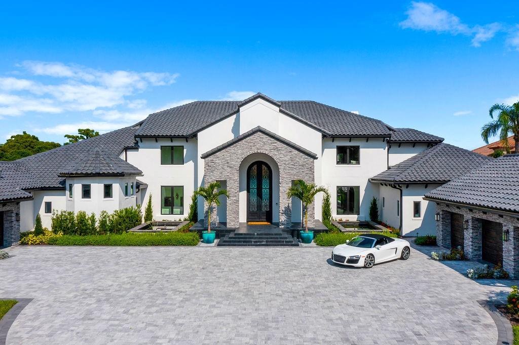 570 MANOR RD