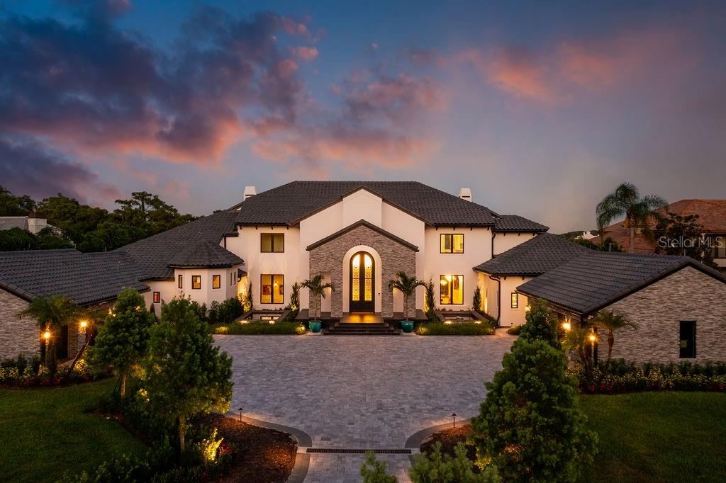 570 MANOR RD
